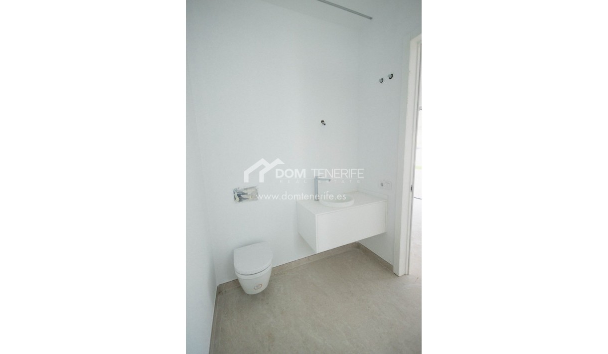 Revente - Villa -
Adeje - San Eugenio Alto