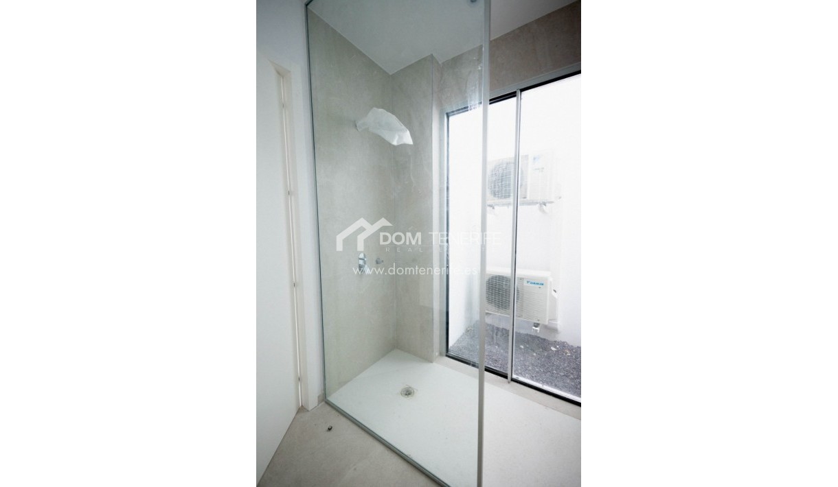 Revente - Villa -
Adeje - San Eugenio Alto