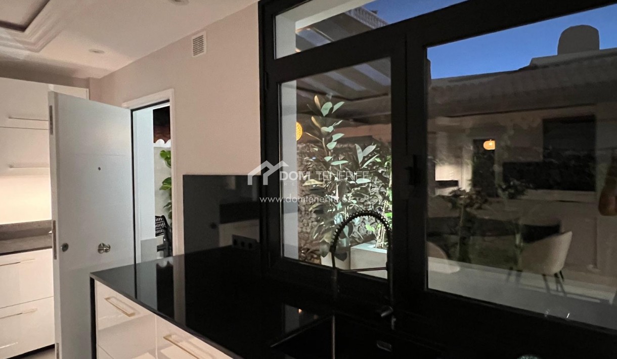 Sale - Villa -
Adeje - San Eugenio Alto