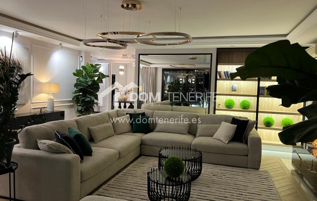 Sale - Villa -
Adeje - San Eugenio Alto