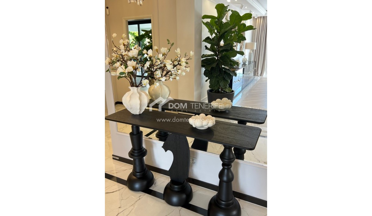 Sale - Villa -
Adeje - San Eugenio Alto