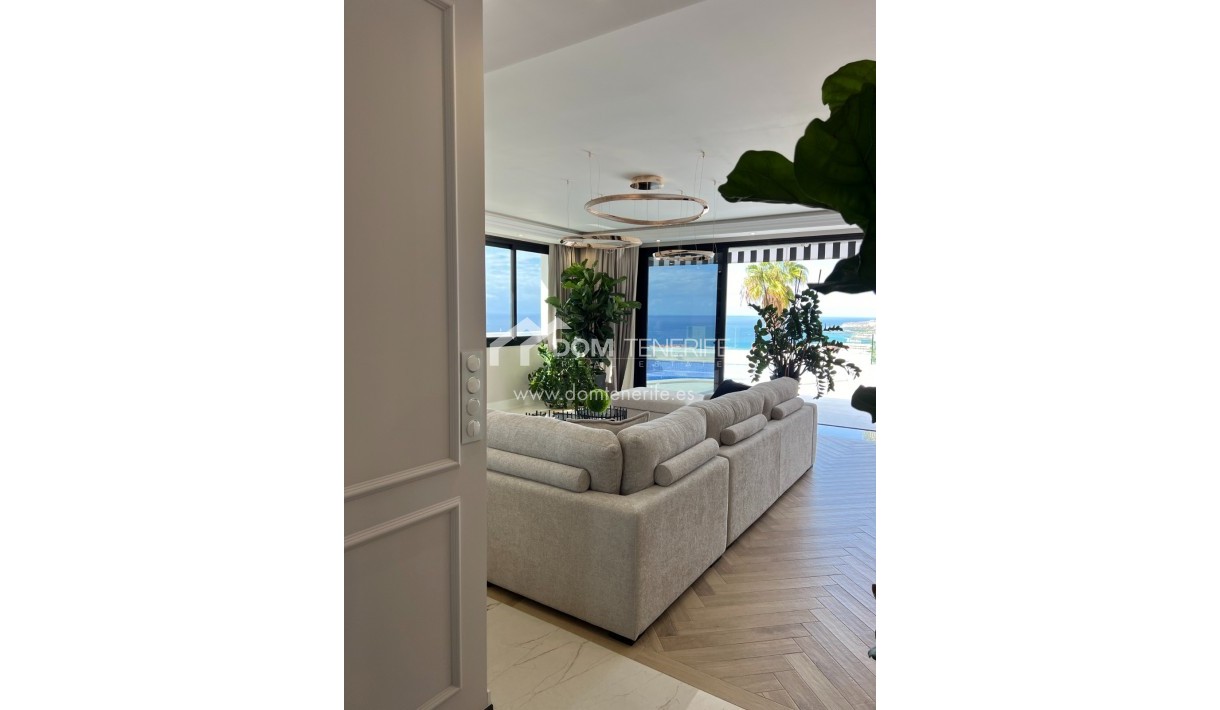 Sale - Villa -
Adeje - San Eugenio Alto