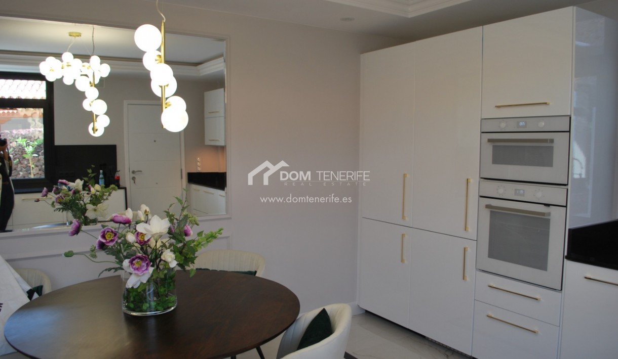 Sale - Villa -
Adeje - San Eugenio Alto