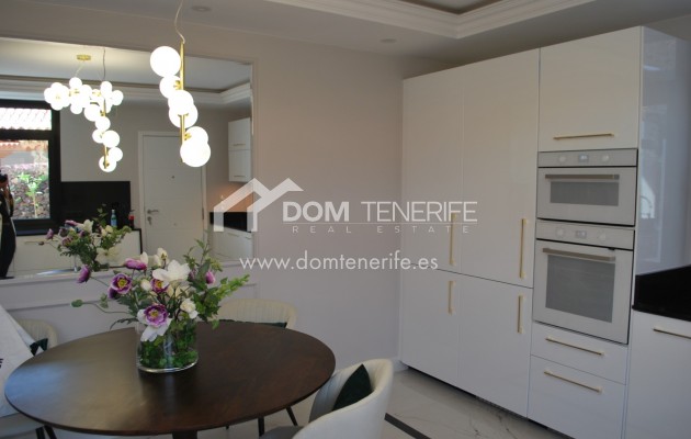 Sale - Villa -
Adeje - San Eugenio Alto