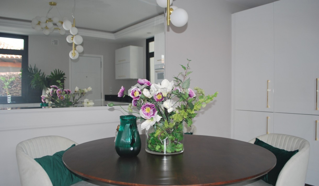 Sale - Villa -
Adeje - San Eugenio Alto