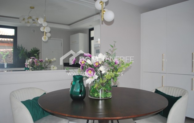 Sale - Villa -
Adeje - San Eugenio Alto