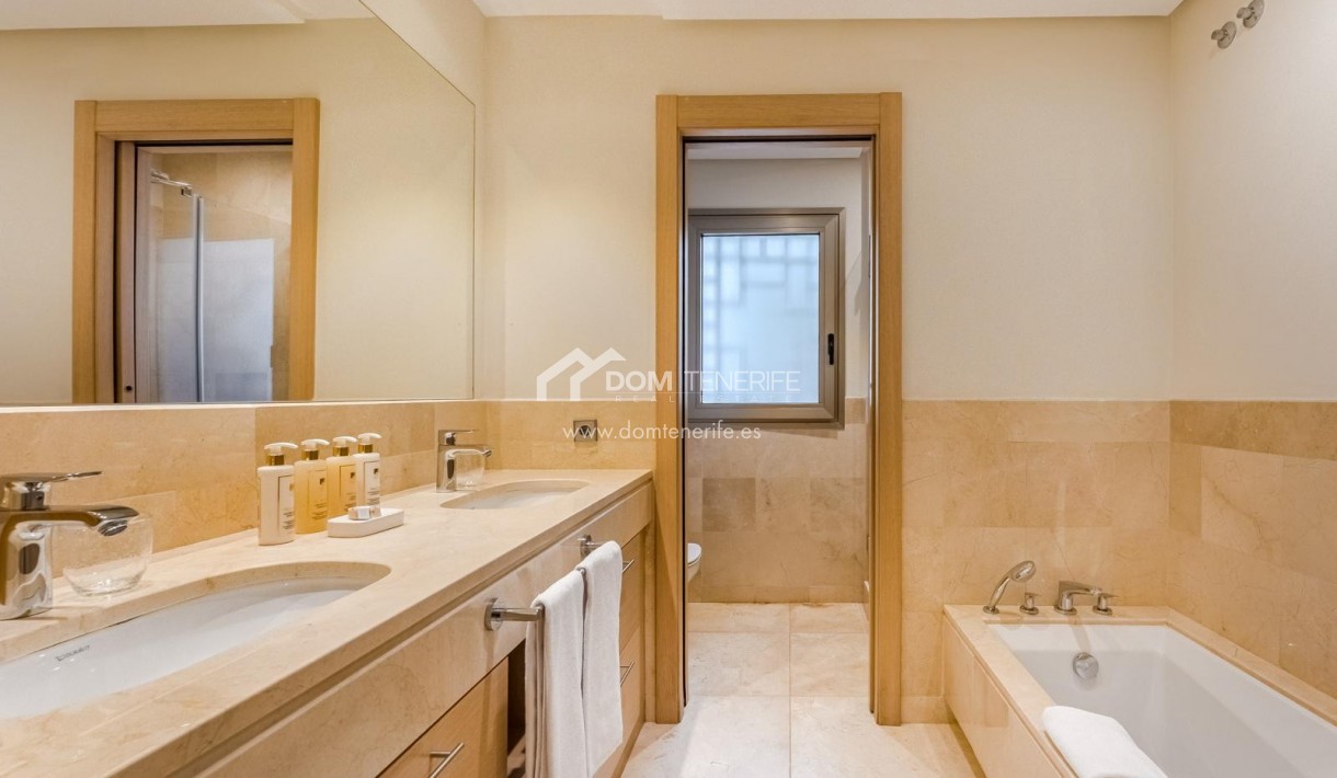 Wiederverkauf - Wohnung -
Guía de Isora  - Abama