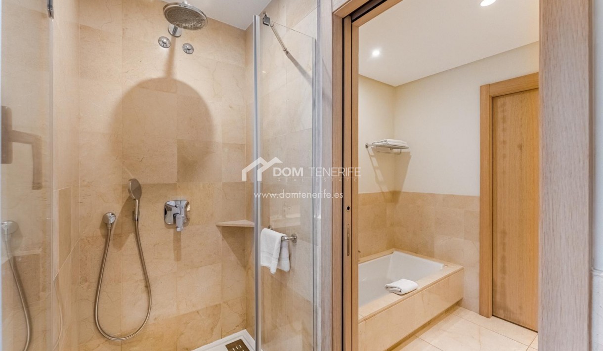 Wiederverkauf - Wohnung -
Guía de Isora  - Abama