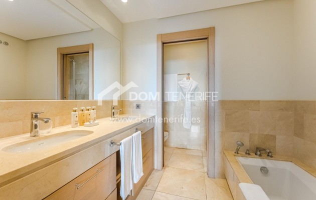 Wiederverkauf - Wohnung -
Guía de Isora  - Abama