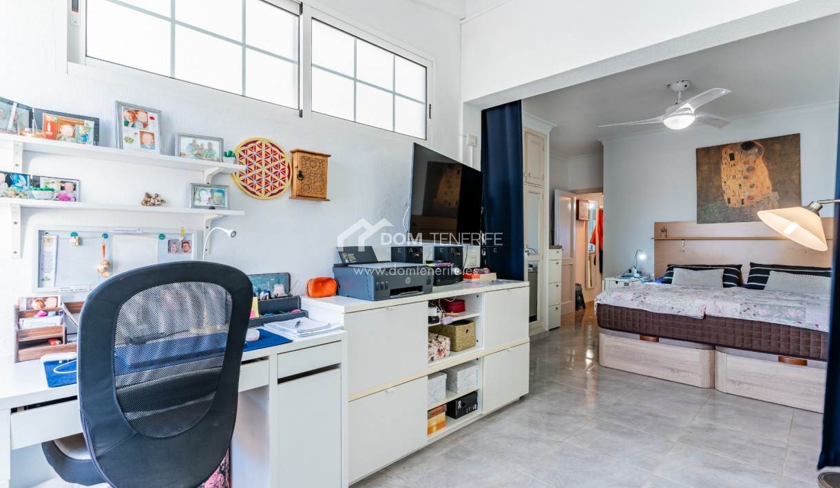 Продажа - Апартамент -
Гия де Исора - Плайя Ла Арена