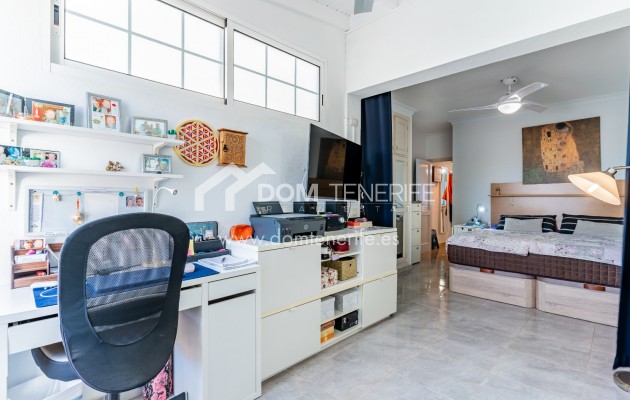 Продажа - Апартамент -
Гия де Исора - Плайя Ла Арена