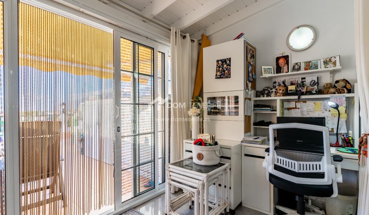 Продажа - Апартамент -
Гия де Исора - Плайя Ла Арена