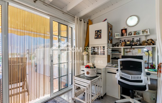 Продажа - Апартамент -
Гия де Исора - Плайя Ла Арена