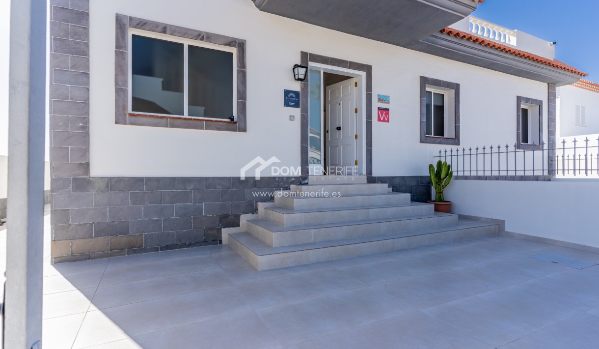 Venta - Chalet independiente -
Adeje - El Madroñal