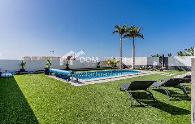 Venta - Chalet independiente -
Adeje - El Madroñal