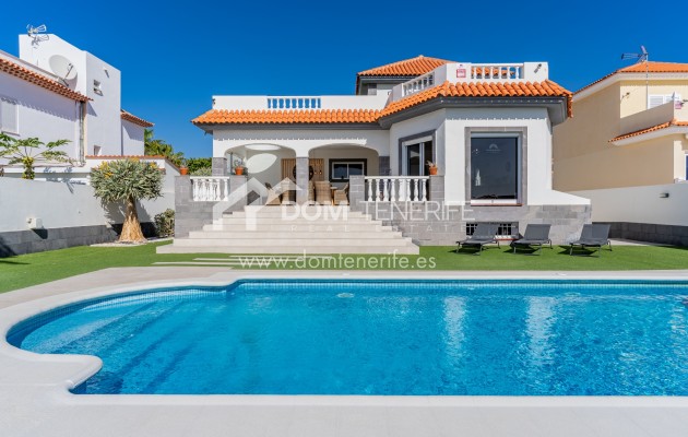 Venta - Chalet independiente -
Adeje - El Madroñal