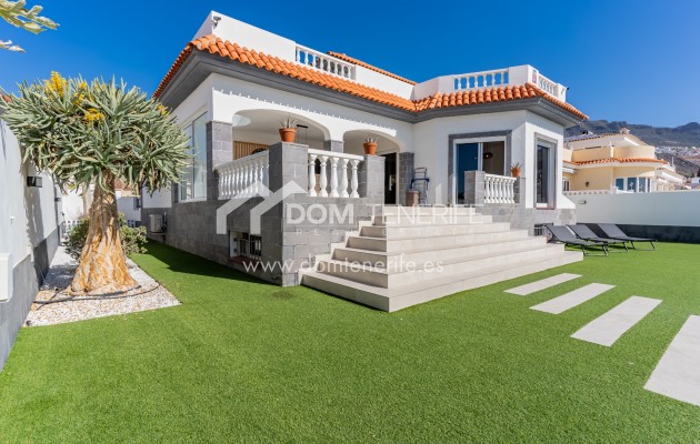 Venta - Chalet independiente -
Adeje - El Madroñal