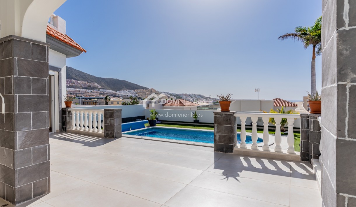 Venta - Chalet independiente -
Adeje - El Madroñal