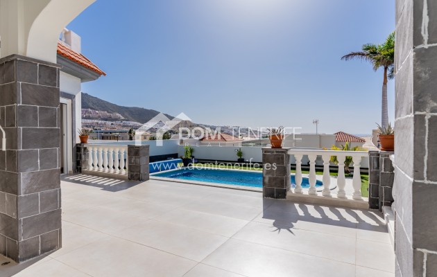 Venta - Chalet independiente -
Adeje - El Madroñal