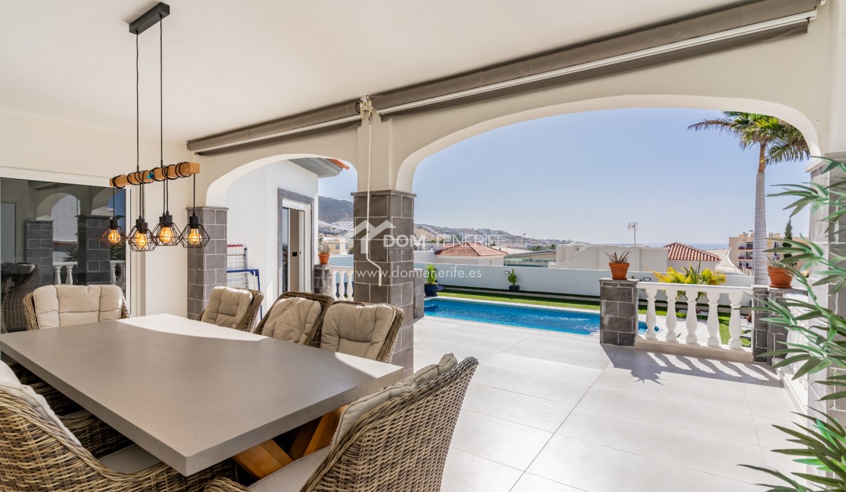 Venta - Chalet independiente -
Adeje - El Madroñal