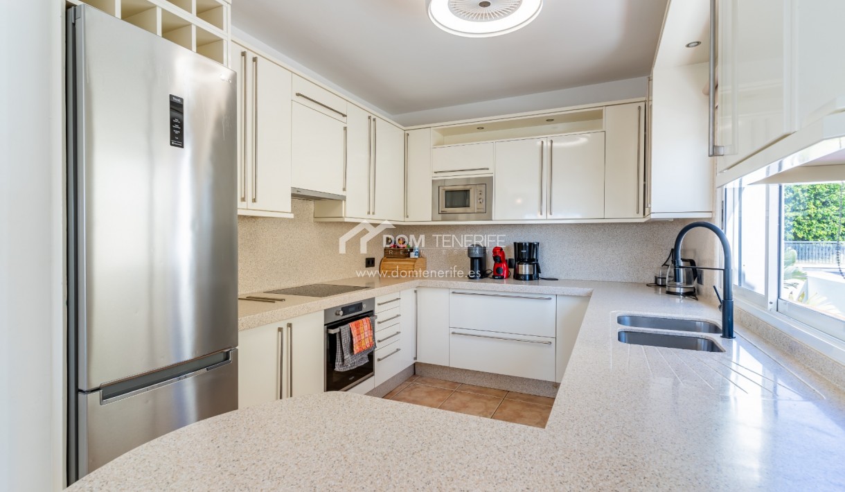 Venta - Chalet independiente -
Adeje - El Madroñal