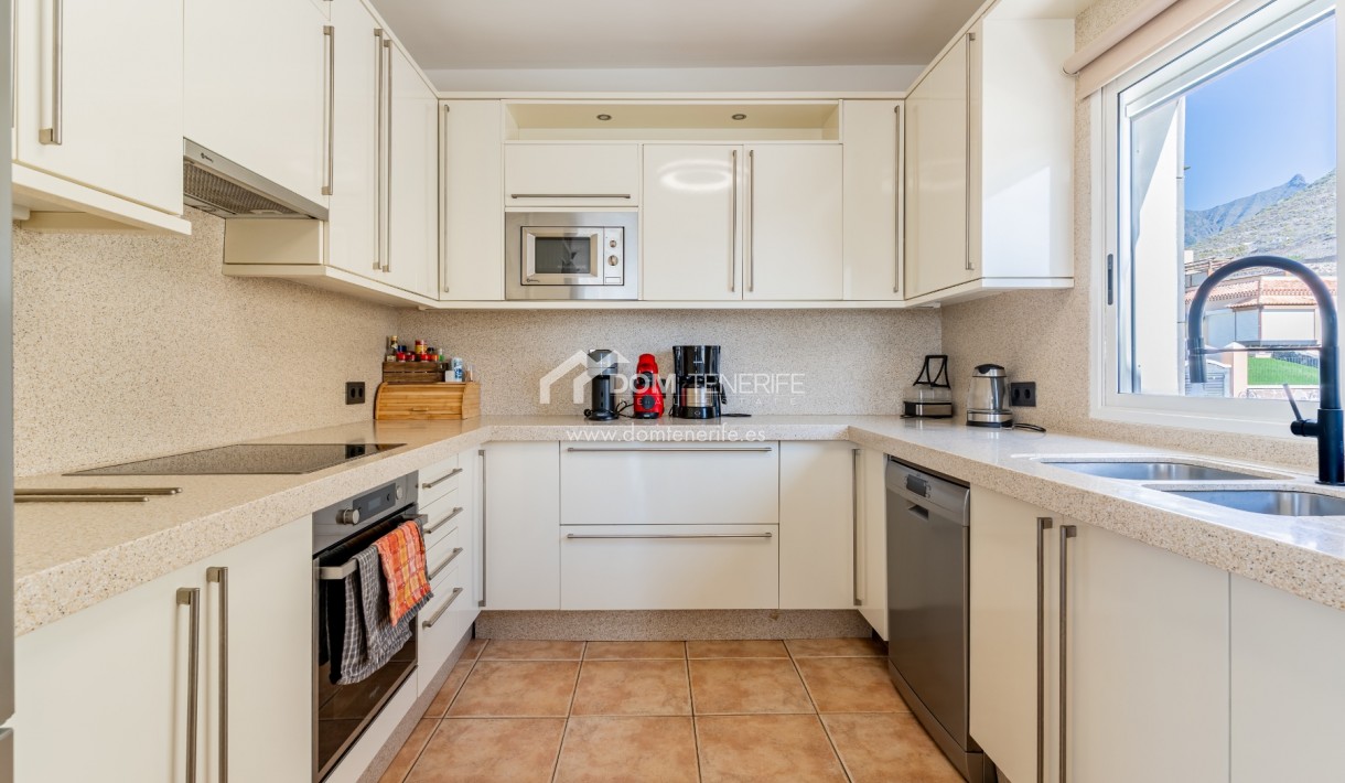 Venta - Chalet independiente -
Adeje - El Madroñal