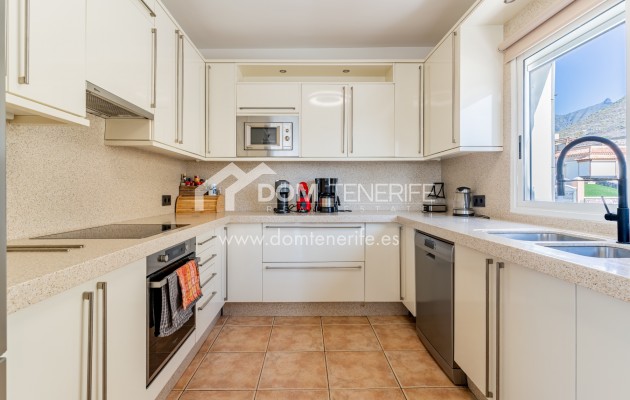 Venta - Chalet independiente -
Adeje - El Madroñal