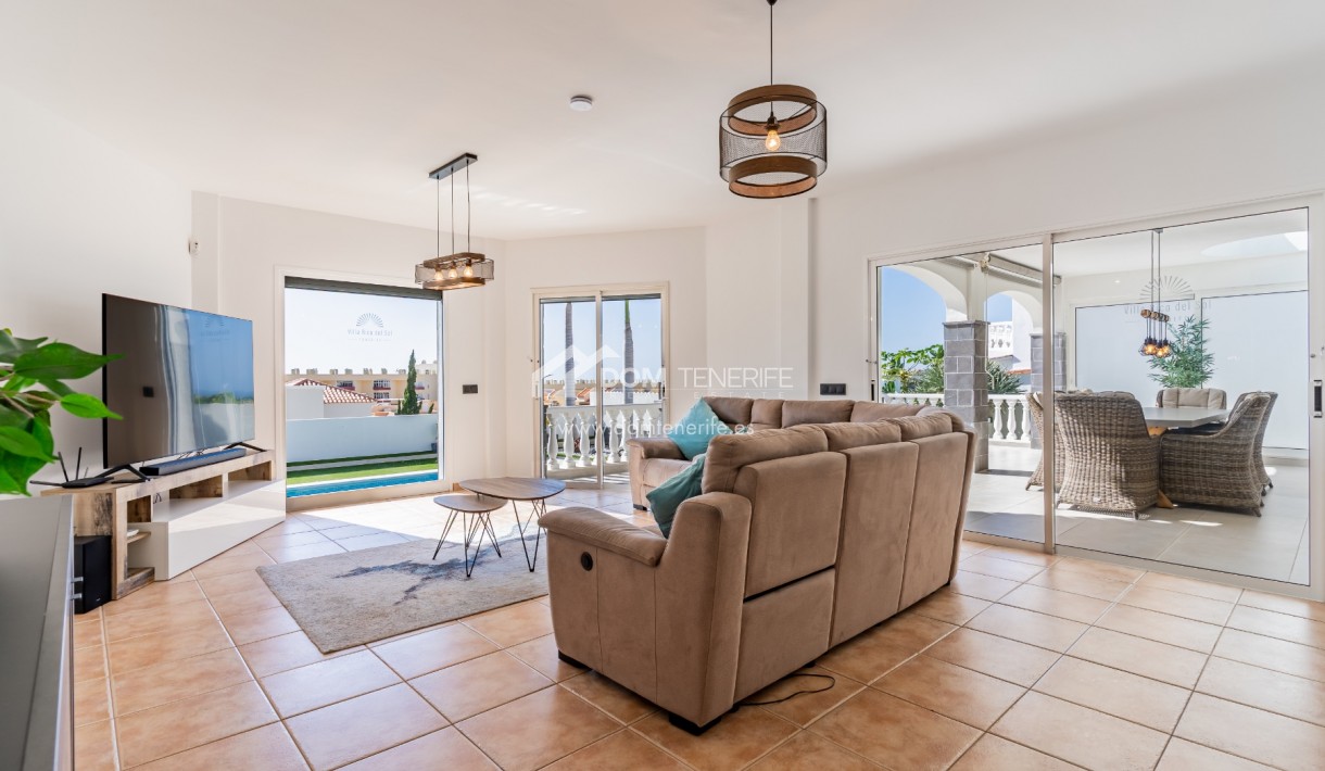 Venta - Chalet independiente -
Adeje - El Madroñal