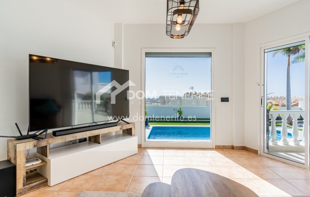 Venta - Chalet independiente -
Adeje - El Madroñal