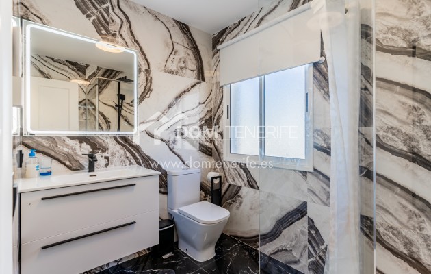Venta - Chalet independiente -
Adeje - El Madroñal