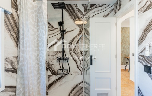 Venta - Chalet independiente -
Adeje - El Madroñal