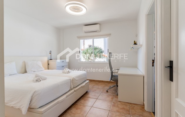 Venta - Chalet independiente -
Adeje - El Madroñal