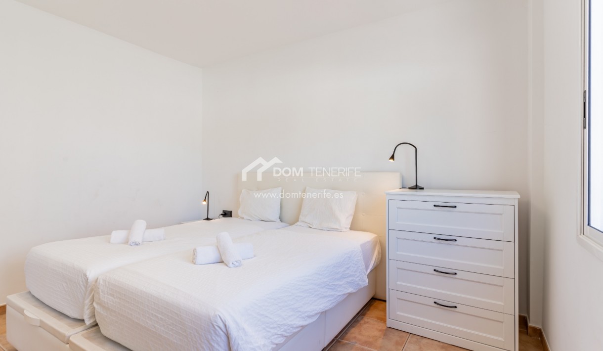 Venta - Chalet independiente -
Adeje - El Madroñal