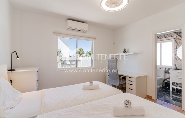 Venta - Chalet independiente -
Adeje - El Madroñal