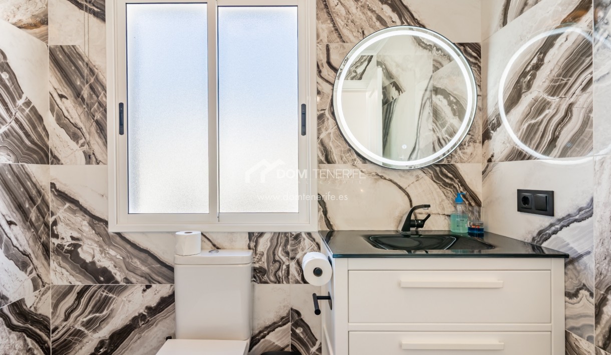 Venta - Chalet independiente -
Adeje - El Madroñal