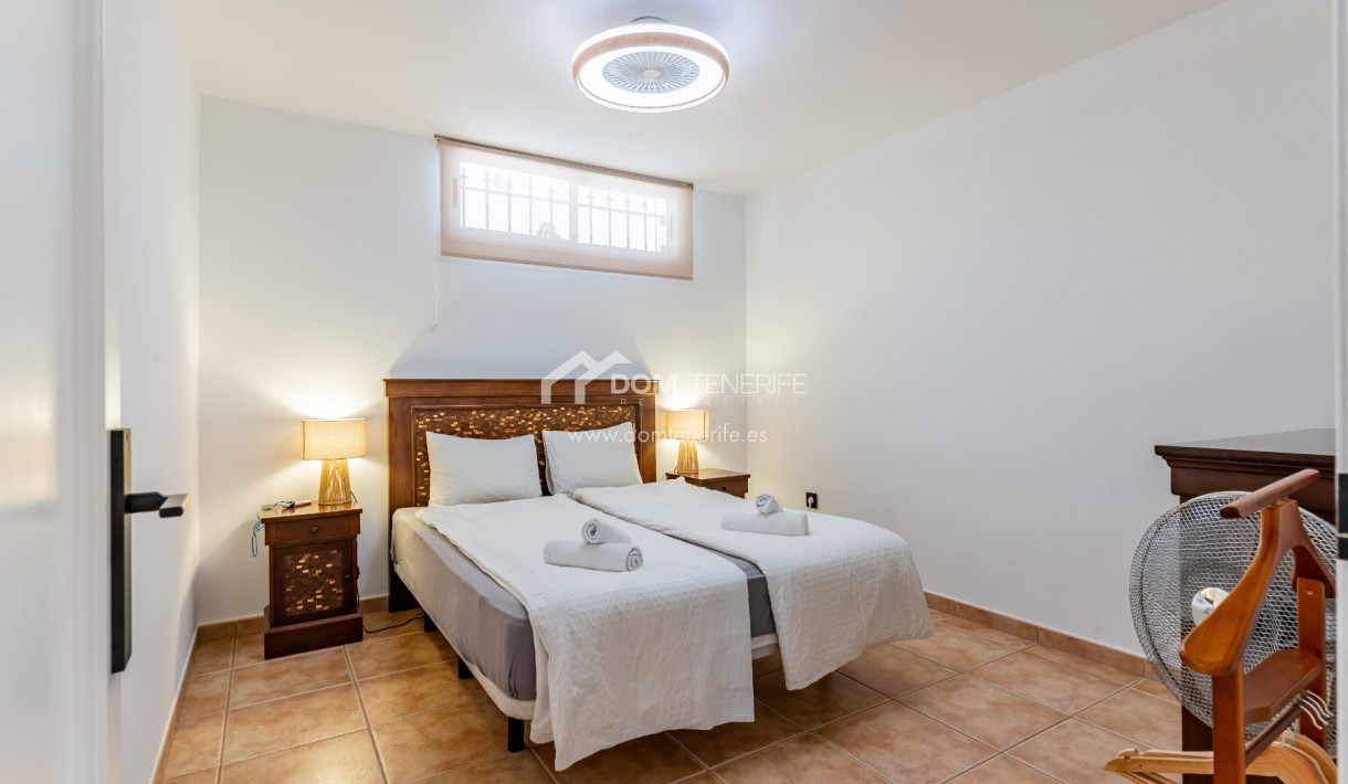 Venta - Chalet independiente -
Adeje - El Madroñal