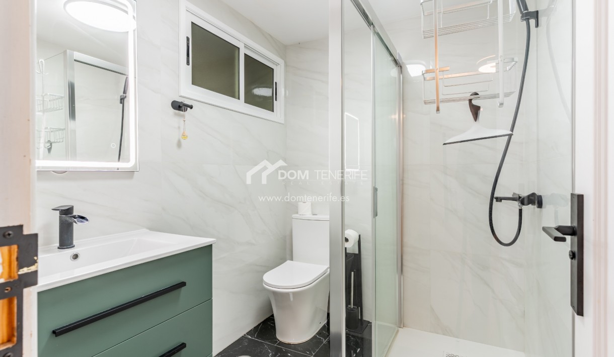 Venta - Chalet independiente -
Adeje - El Madroñal