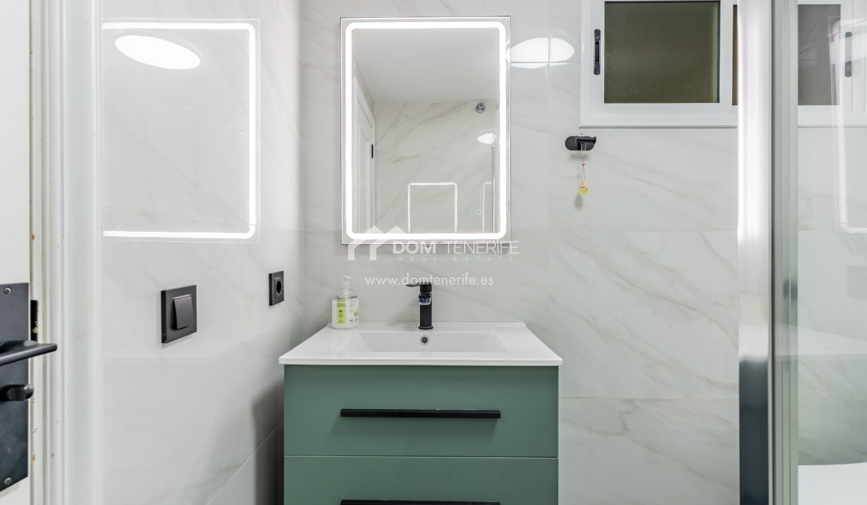 Venta - Chalet independiente -
Adeje - El Madroñal