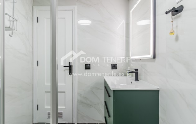 Venta - Chalet independiente -
Adeje - El Madroñal