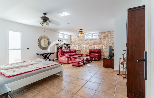 Venta - Chalet independiente -
Adeje - El Madroñal