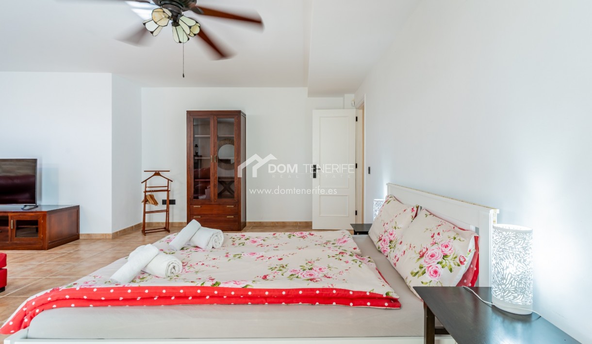 Venta - Chalet independiente -
Adeje - El Madroñal