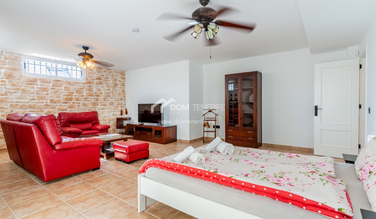 Venta - Chalet independiente -
Adeje - El Madroñal