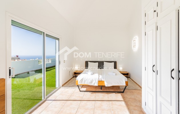 Venta - Chalet independiente -
Adeje - El Madroñal