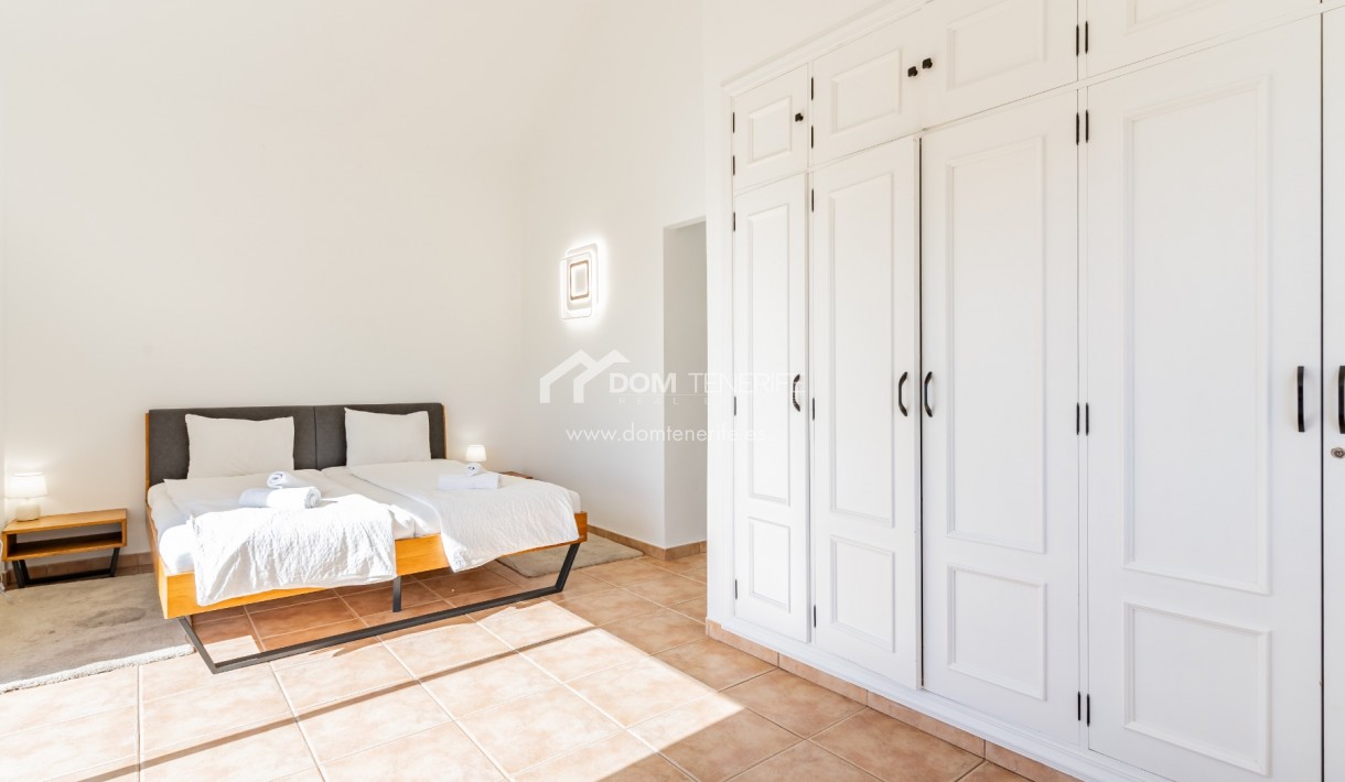 Venta - Chalet independiente -
Adeje - El Madroñal