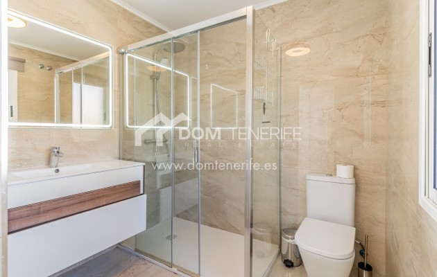 Venta - Chalet independiente -
Adeje - El Madroñal