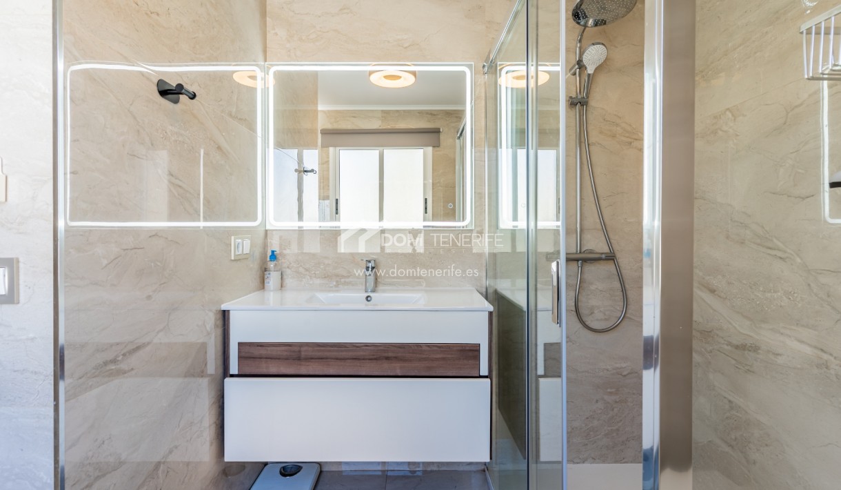 Venta - Chalet independiente -
Adeje - El Madroñal