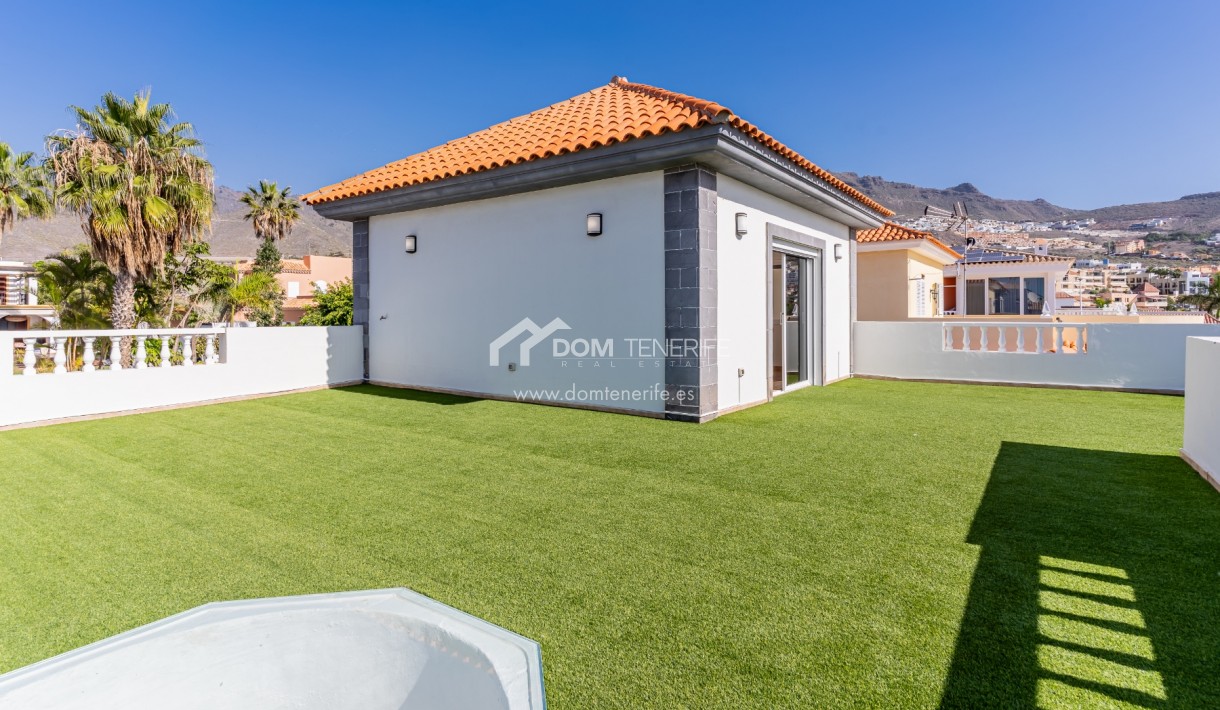 Venta - Chalet independiente -
Adeje - El Madroñal