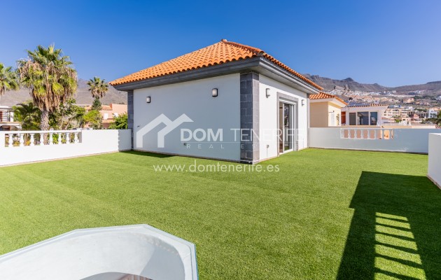 Venta - Chalet independiente -
Adeje - El Madroñal
