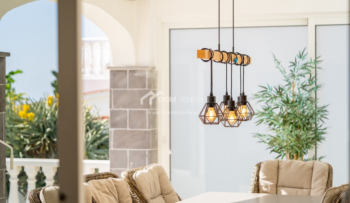 Venta - Chalet independiente -
Adeje - El Madroñal