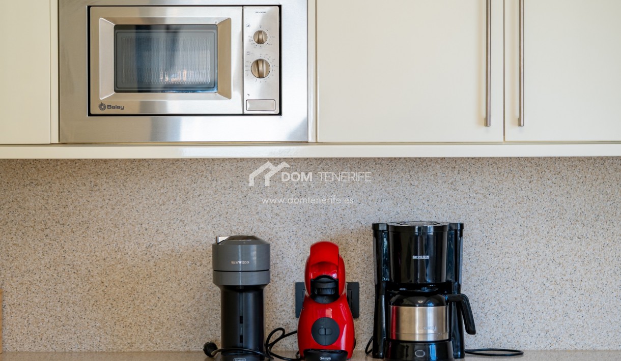 Venta - Chalet independiente -
Adeje - El Madroñal